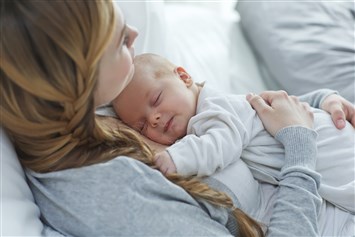 ما هي الاعراض التي تنتظركِ بعد الولادة القيصرية؟